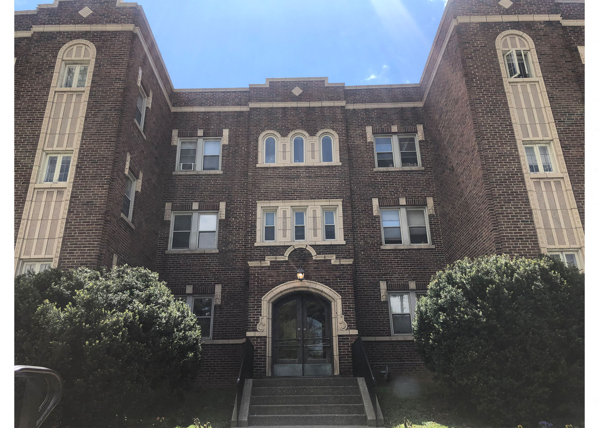 451 Ludlow Avenue 2 Beds Apartment for Rent Photo Gallery 2